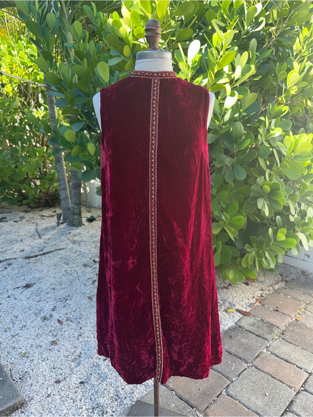 Super Vintage Saks Filth Avenue Sleeveless Velvet A-Line Dress in Deep Burgundy